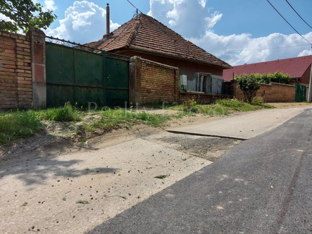 Predaj Rodinný dom Rodinný dom-Predaj-Dvory nad Žitavou-46000.00 €