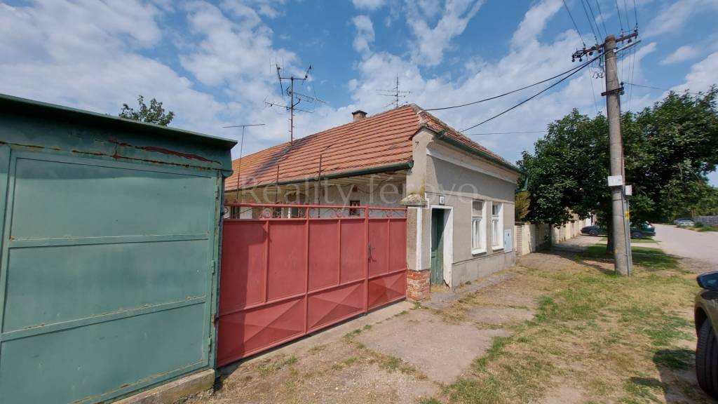 Predaj Rodinný dom Rodinný dom-Predaj-Váhovce-0.00 €