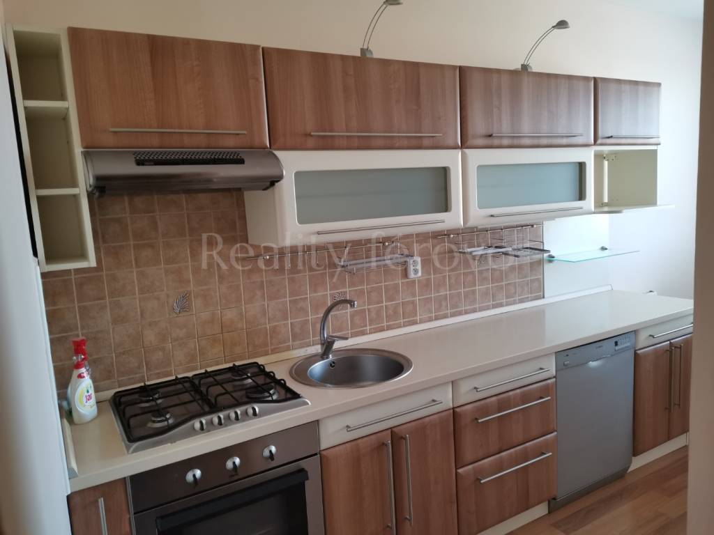 Predaj 3-izbový byt 3-izbový byt-Predaj-Nové Zámky-74499.00 €