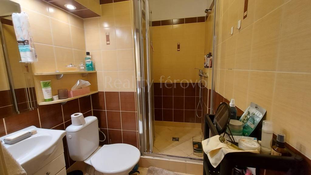Predaj 1-izbový byt 1-izbový byt-Predaj-Nové Zámky-51499.00 €