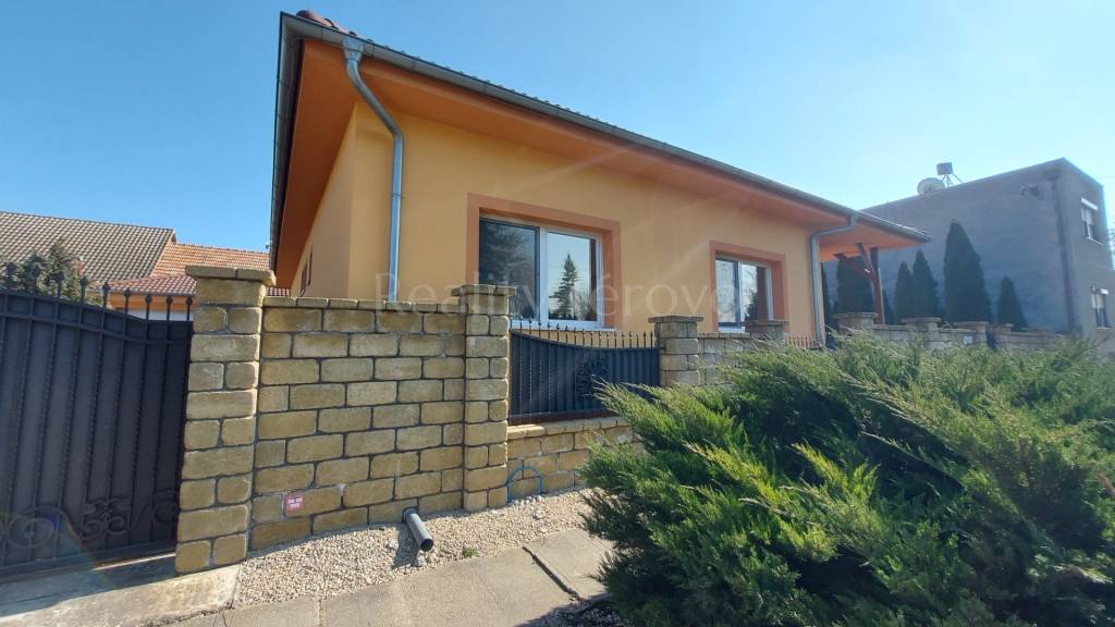 Predaj Rodinný dom Rodinný dom-Predaj-Kolárovo-199900.00 €