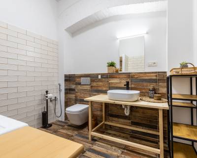 NA PREDAJ ARCHITEKTONICKY NEOBYČAJNÁ ZEMIANSKA KÚRIA Z KONCA 18.STOR.