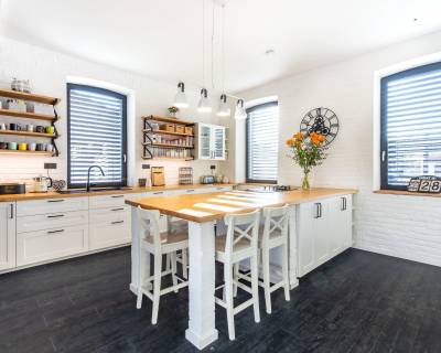 NA PREDAJ ARCHITEKTONICKY NEOBYČAJNÁ ZEMIANSKA KÚRIA Z KONCA 18.STOR.