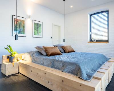 NA PREDAJ ARCHITEKTONICKY NEOBYČAJNÁ ZEMIANSKA KÚRIA Z KONCA 18.STOR.