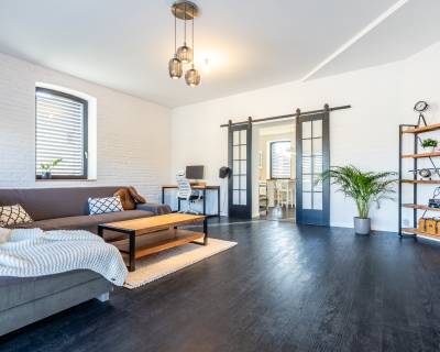 NA PREDAJ ARCHITEKTONICKY NEOBYČAJNÁ ZEMIANSKA KÚRIA Z KONCA 18.STOR.