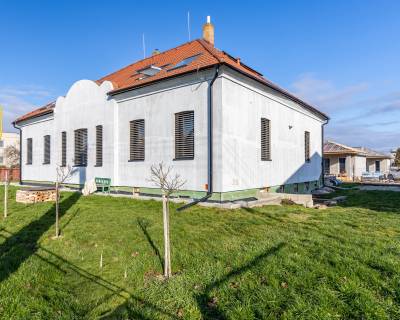 NA PREDAJ ARCHITEKTONICKY NEOBYČAJNÁ ZEMIANSKA KÚRIA Z KONCA 18.STOR.