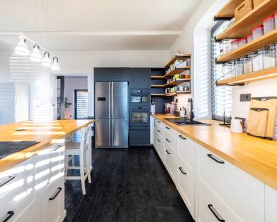 NA PREDAJ ARCHITEKTONICKY NEOBYČAJNÁ ZEMIANSKA KÚRIA Z KONCA 18.STOR.