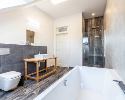 NA PREDAJ ARCHITEKTONICKY NEOBYČAJNÁ ZEMIANSKA KÚRIA Z KONCA 18.STOR.