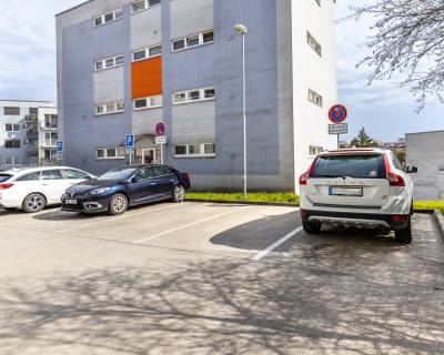 PREDANÝ- NA PREDAJ 2IZB.BYT V NOVOSTAVBE NA HOR