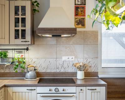 PREDANÉ – ZAUJÍMAVÝ 4-IZB BUNGALOV SO ZÁHRADOU, LEN 15min od KE