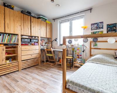 PREDANÉ – ZAUJÍMAVÝ 4-IZB BUNGALOV SO ZÁHRADOU, LEN 15min od KE