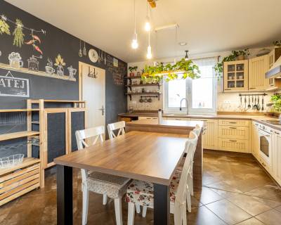 PREDANÉ – ZAUJÍMAVÝ 4-IZB BUNGALOV SO ZÁHRADOU, LEN 15min od KE