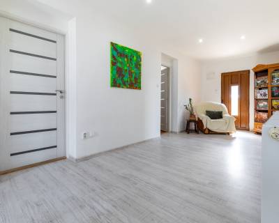 REZERVOVANÝ rod.dom s premyslenou dispozíciou,veľkým pozemkom v Plosk