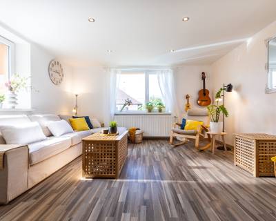 REZERVOVANÝ rod.dom s premyslenou dispozíciou,veľkým pozemkom v Plosk