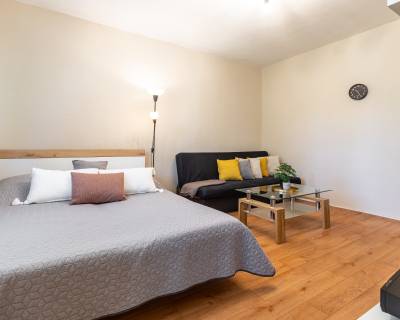 PREDANÝ 1.izb byt v pôv. stave na Terase, blízko Novej Nemocnici