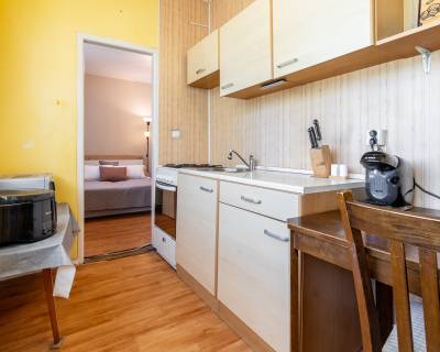 PREDANÝ 1.izb byt v pôv. stave na Terase, blízko Novej Nemocnici