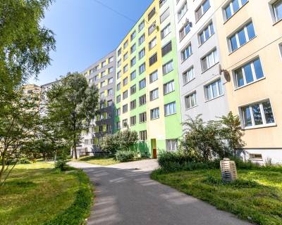 NA PREDAJ 1,5 izb. perspektívny byt s loggiou na Ostravskej