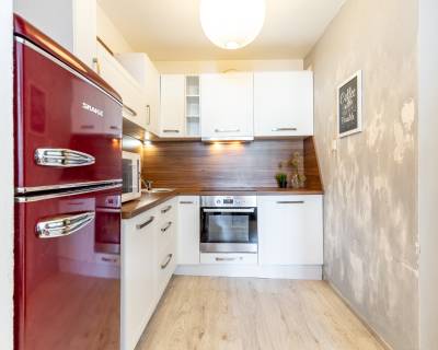 NA PREDAJ 1,5 izb. perspektívny byt s loggiou na Ostravskej