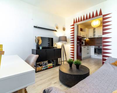 NA PREDAJ 1,5 izb. perspektívny byt s loggiou na Ostravskej