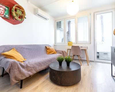 NA PREDAJ 1,5 izb. perspektívny byt s loggiou na Ostravskej