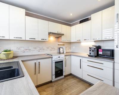 REZERVOVANÝ zrekon.pražák 4izb.byt so zmenenou dispozíciou Železniky