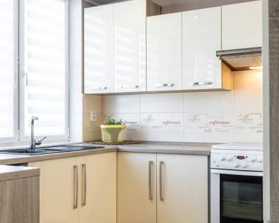 REZERVOVANÝ zrekon.pražák 4izb.byt so zmenenou dispozíciou Železniky