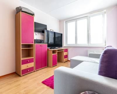 REZERVOVANÝ zrekon.pražák 4izb.byt so zmenenou dispozíciou Železniky