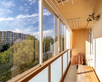 REZERVOVANÝ zrekon.pražák 4izb.byt so zmenenou dispozíciou Železniky