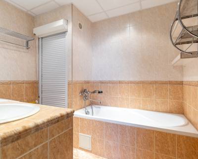 REZERVOVANÝ zrekon.pražák 4izb.byt so zmenenou dispozíciou Železniky