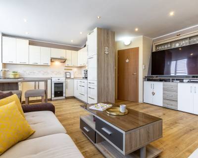 REZERVOVANÝ zrekon.pražák 4izb.byt so zmenenou dispozíciou Železniky