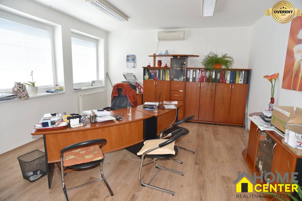 NA PREDAJ AREÁL S MUROVANOU HALOU, VÝROBNÝM PRIESTOROM, 6580m2