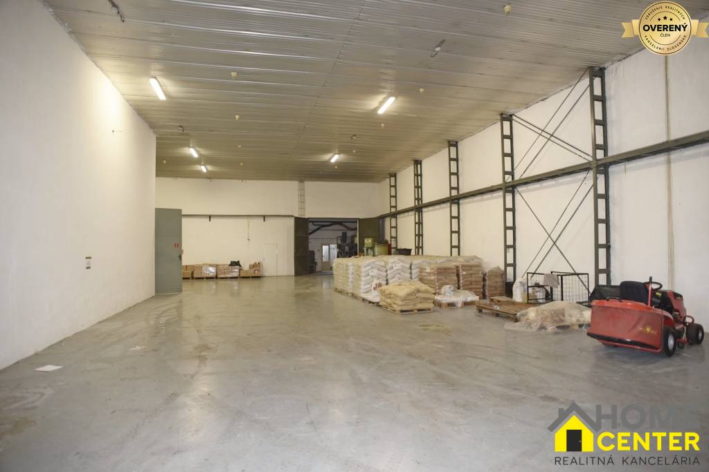 NA PREDAJ AREÁL S MUROVANOU HALOU, VÝROBNÝM PRIESTOROM, 6580m2