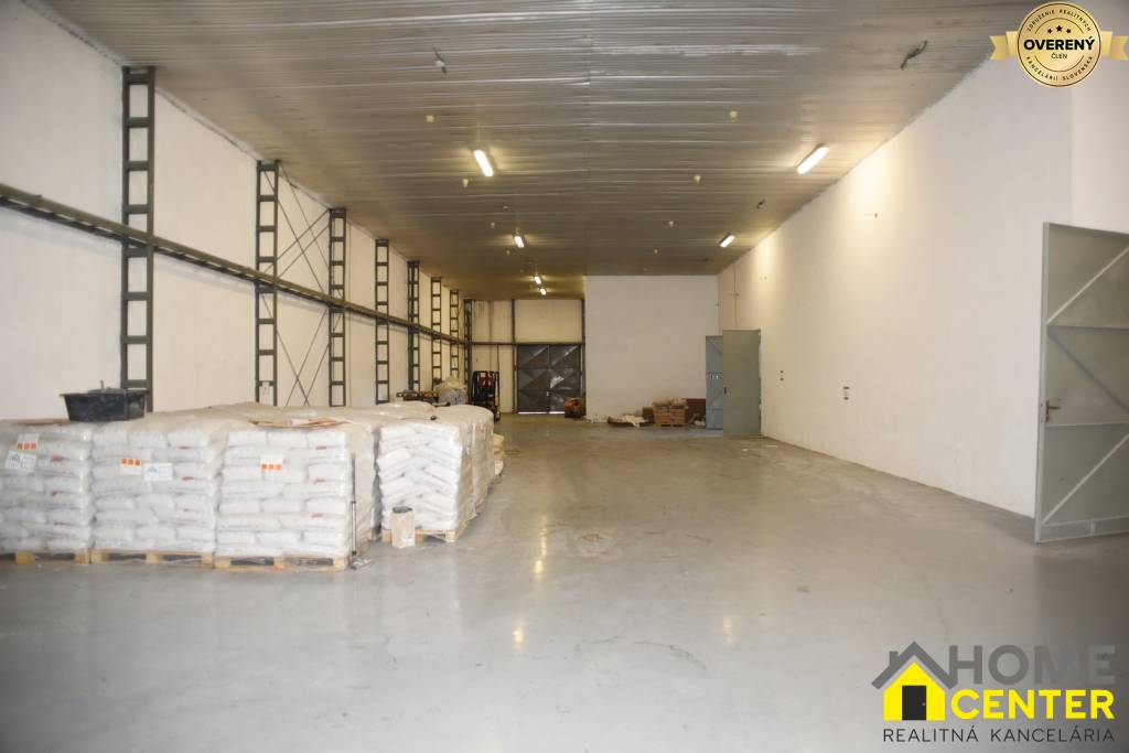 NA PREDAJ AREÁL S MUROVANOU HALOU, VÝROBNÝM PRIESTOROM, 6580m2