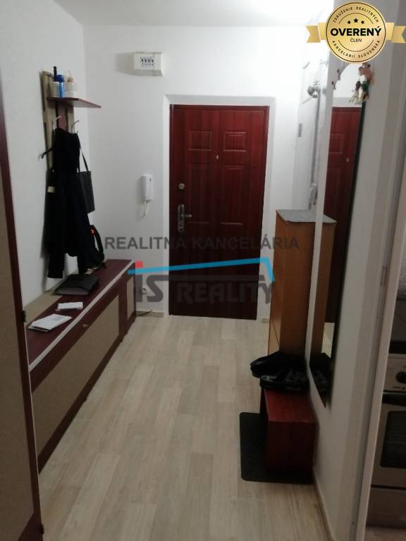 Na predaj – 2 izbový byt s balkónom vo Veľkom Krtíši