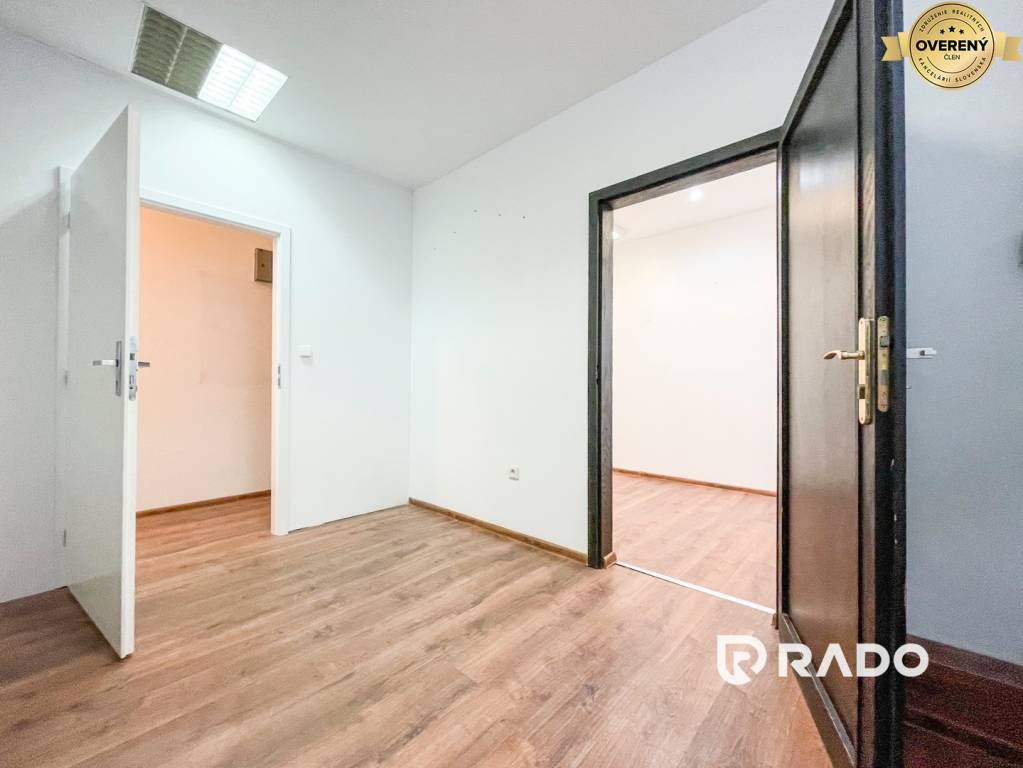 RADO | Sklad a kancelária, LUDOTEX, ul. Zlatovská, Trenčín