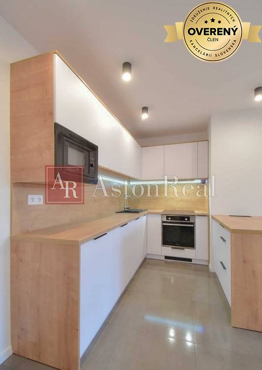 Súrne hľadám pre klienta 4-izbový byt v Púchove