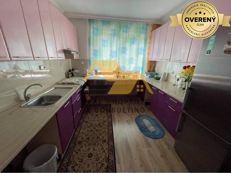 Predaj Rodinný dom Rodinný dom-Predaj-Dvory nad Žitavou-230000.00 €