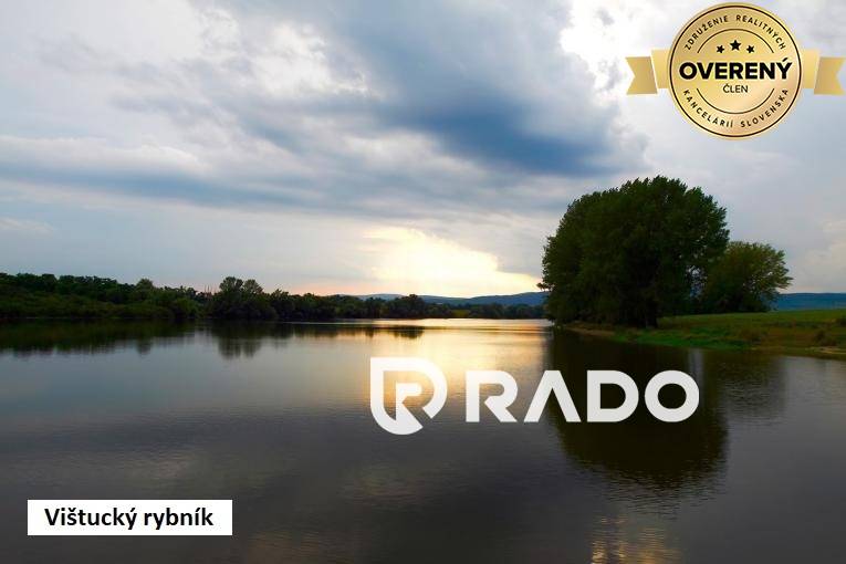 RADO | Na predaj dva pozemky v obci Vištuk