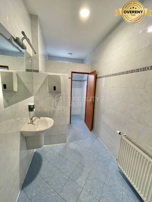Prenájom kancelárske priestory 220 m2 s parkovaním v centre Žiliny