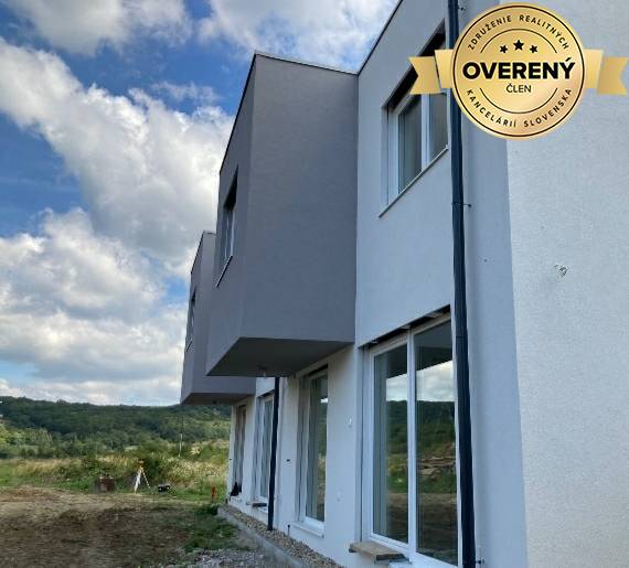 Predaj skolaudovaného rodinného domu  v Pezinku - Kučišdorfskej doline