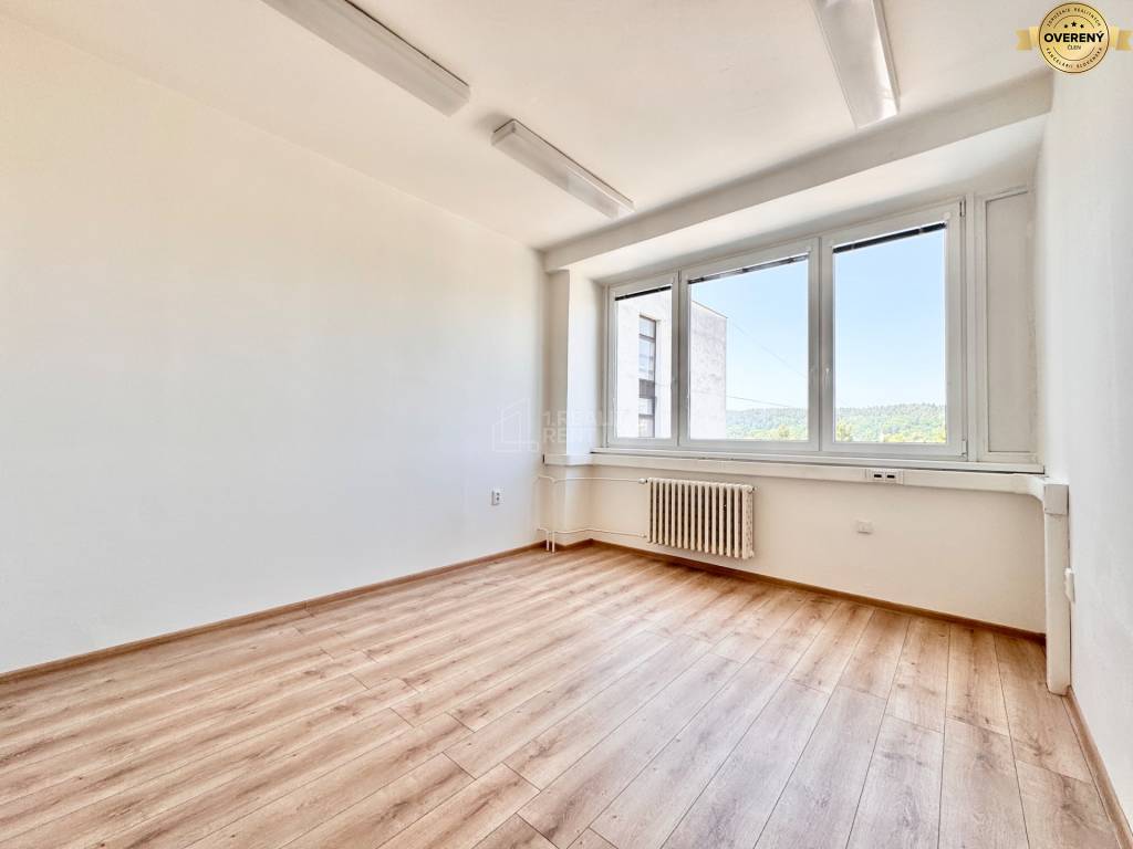 Dáme do prenájmu kanceláriu 14 m2 Bytčická cesta Žilina