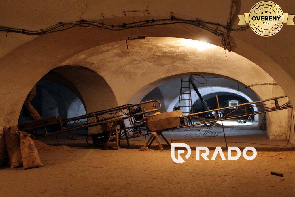 RADO | Historická sýpka v meste Holíč