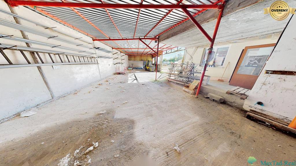 Na prenájom Areál stavebnín, Novosad 1529 m2