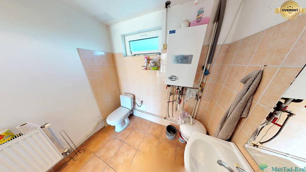 Na prenájom Areál stavebnín, Novosad 1529 m2