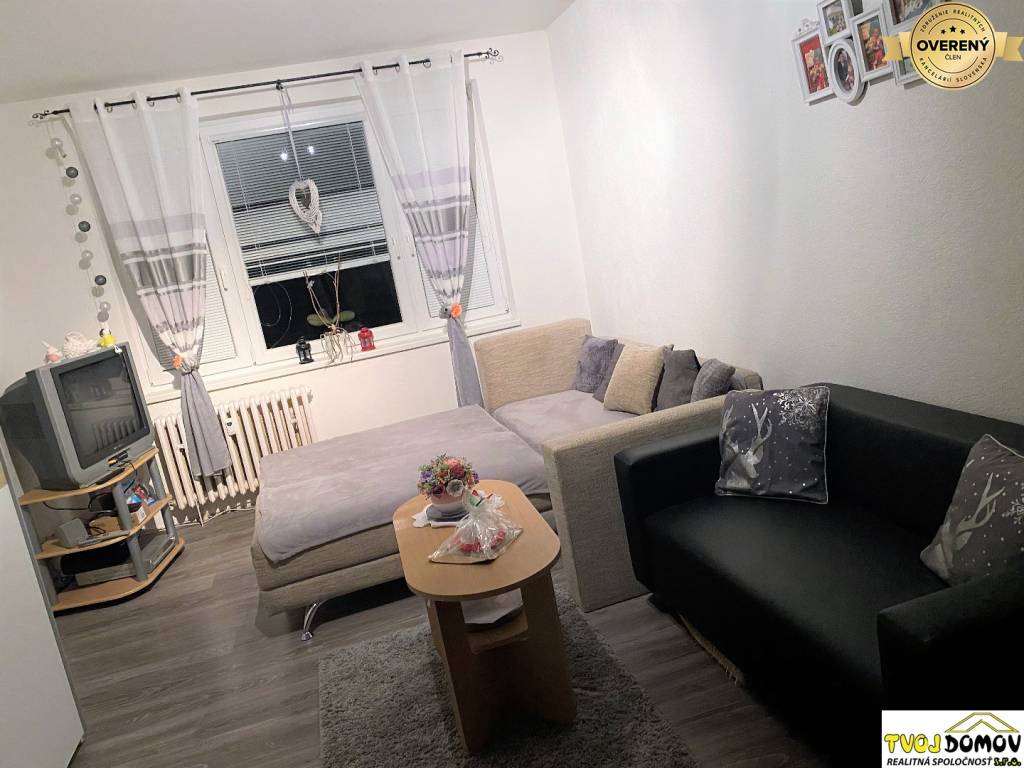 Priestranný dvojizbový byt v Hriňovej, balkón+výťah, znížená cena