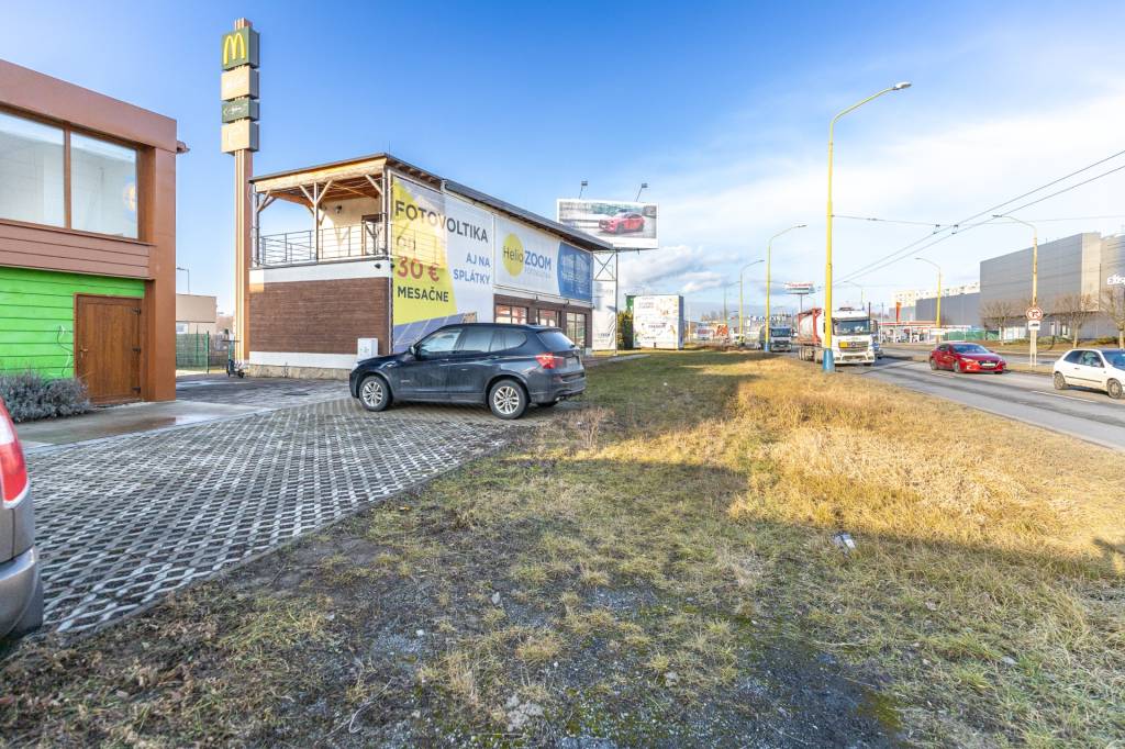 Exkluzívné kancelárske priestory / showroom - 160m2, 5x parking