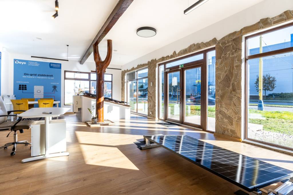 Exkluzívné kancelárske priestory / showroom - 160m2, 5x parking