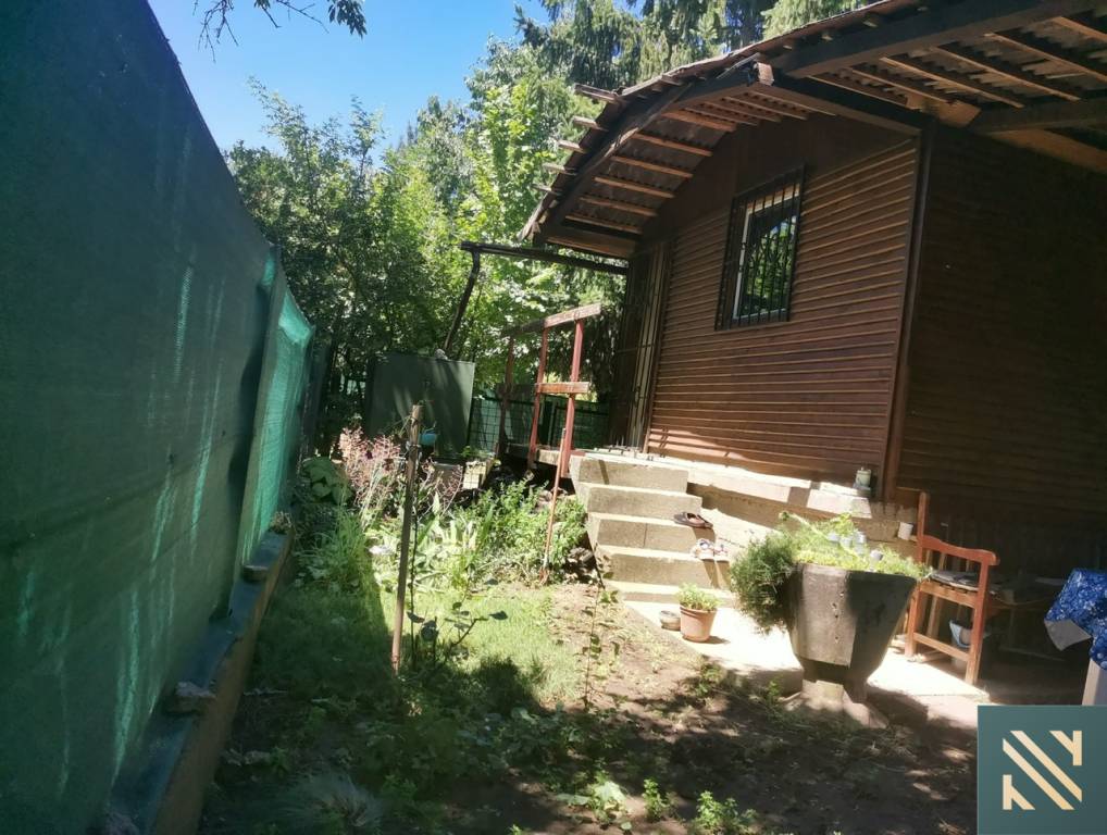 Na predaj príjemná záhradná chata so záhradkou v Senci 