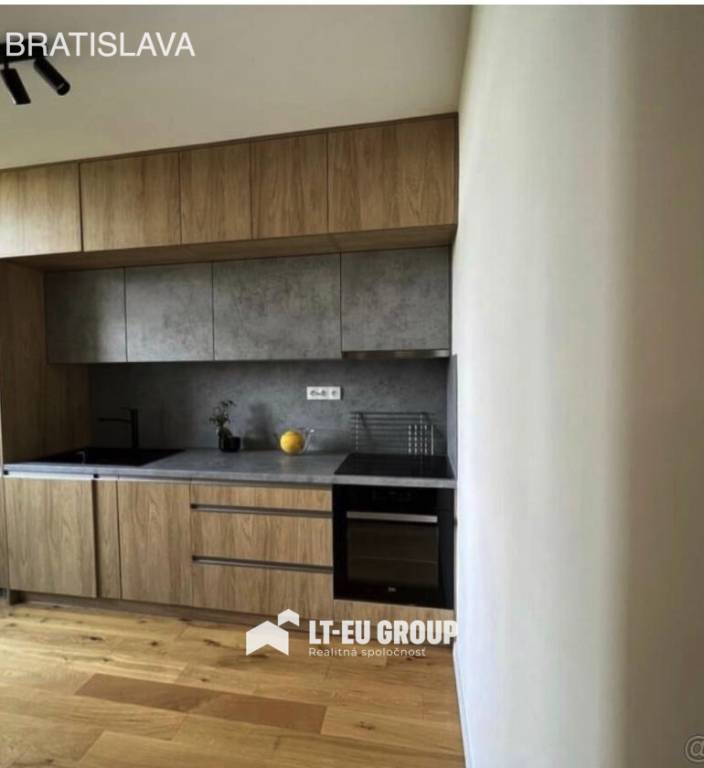 Iný-Prenájom-Bratislava - mestská časť Petržalka-850.00 €