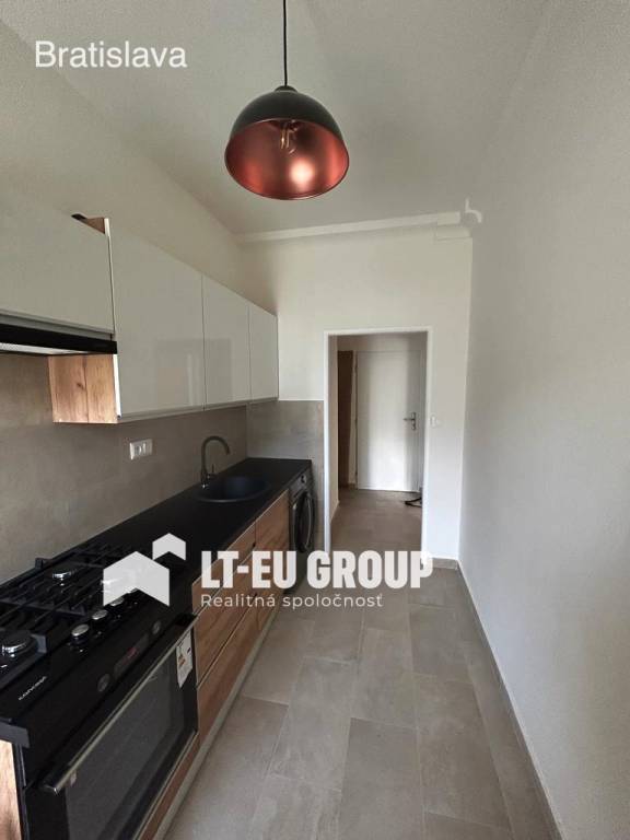 Iný-Prenájom-Bratislava - mestská časť Ružinov-700.00 €